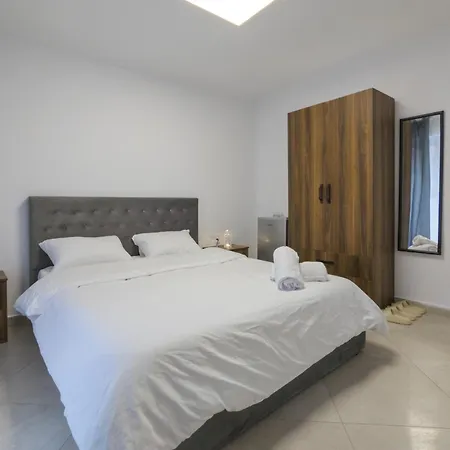 Homestay Center Luxury Tirana