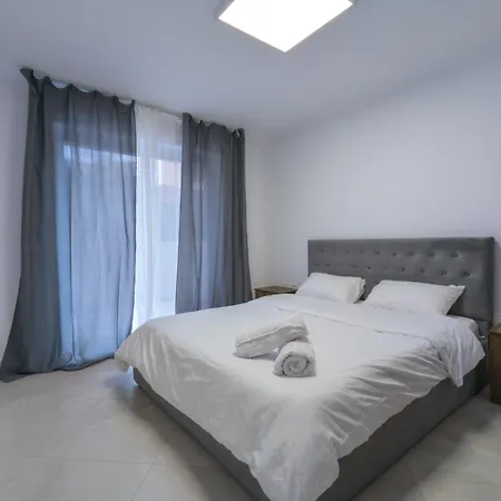 Center Luxury * Tirana